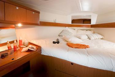 Oceanis 37 Cabin